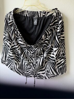 Soho Black & White Women's Skort